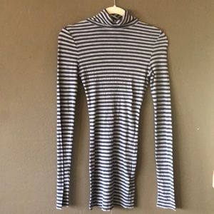 AG Striped Turtleneck | s: XS